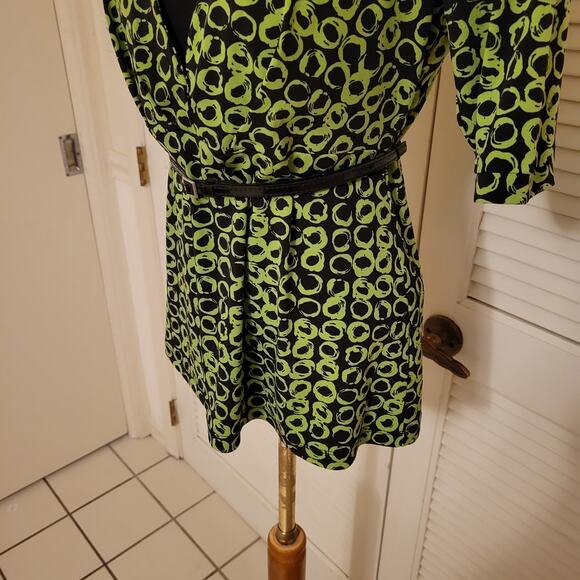 Y2K Surplice Belted Top Green Geometric Print APT.9 Petite Medium Stretchy - Picture 3 of 8